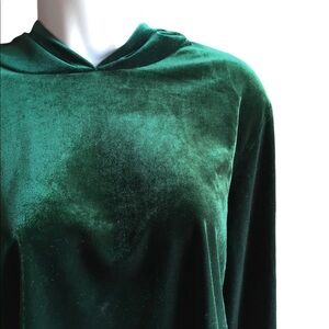 LAST CHANCE::Emerald green velvet / velour crop top with hood. Size Medium